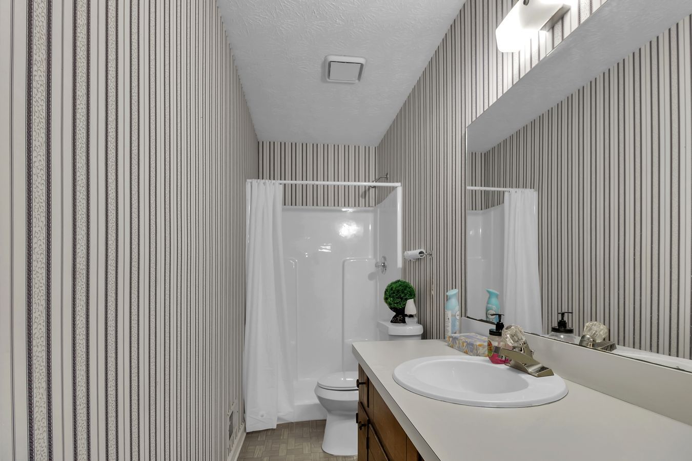 Real estate interior photo by GW Vizuals